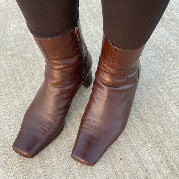Nine West Brown Ankle Boot - Picture 3 of 8